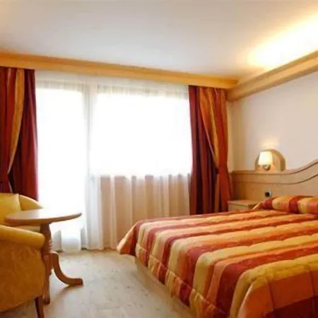 Nivis Hotel