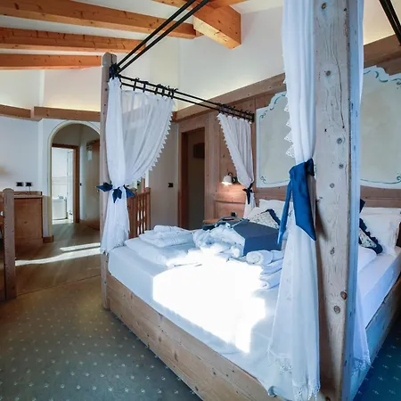 Nivis Hotel